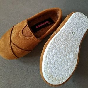 Kids size 5 toddler never worn